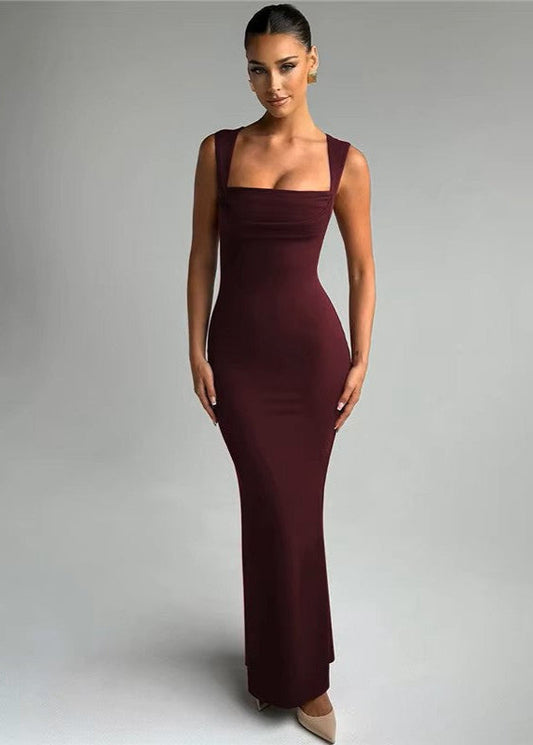 DIVA · VESTIDO LARGO CEÑIDO CON ESCOTE CUADRADO